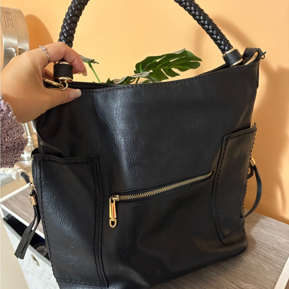 Chic Black Leather Shoulder Bag